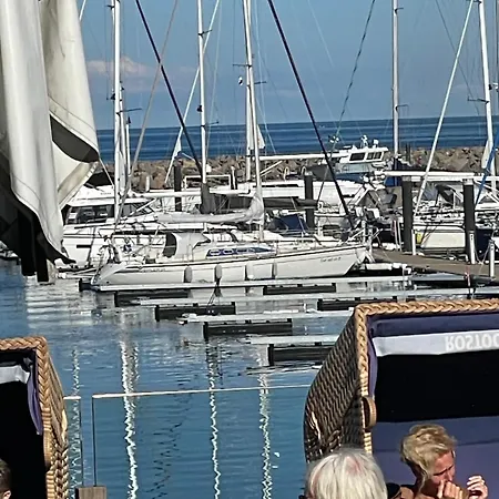 아파트 Yachthafentraum In 2 Minuten Am Seebruecke Yachthafen Ostseebad Kühlungsborn
