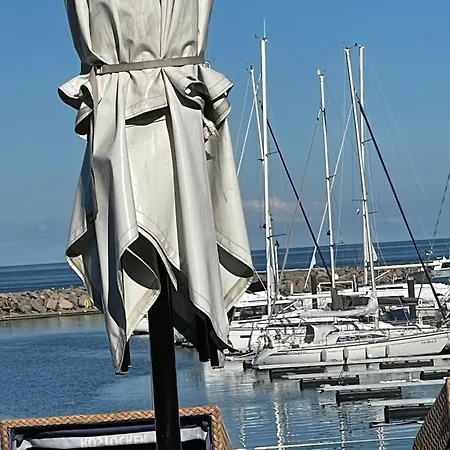 Yachthafentraum In 2 Minuten Am Seebrücke Yachthafen * Ostseebad Kühlungsborn