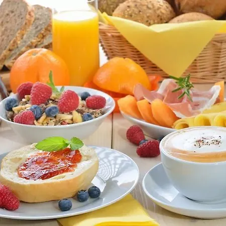 Yachthafentraum In 2 Minuten Am Seebruecke Yachthafen Appartement